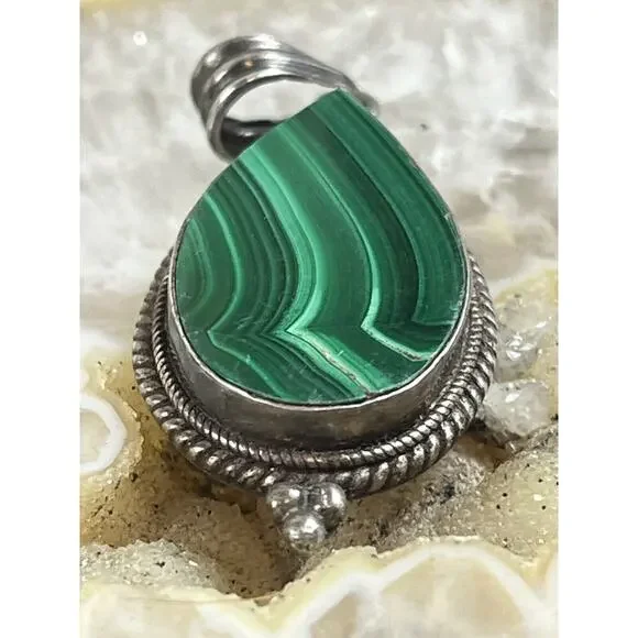 VTG 925 Sterling Nepal Silver Dark Green Malachite Stone Teardrop Pendant 5.5g - Picture 7 of 9